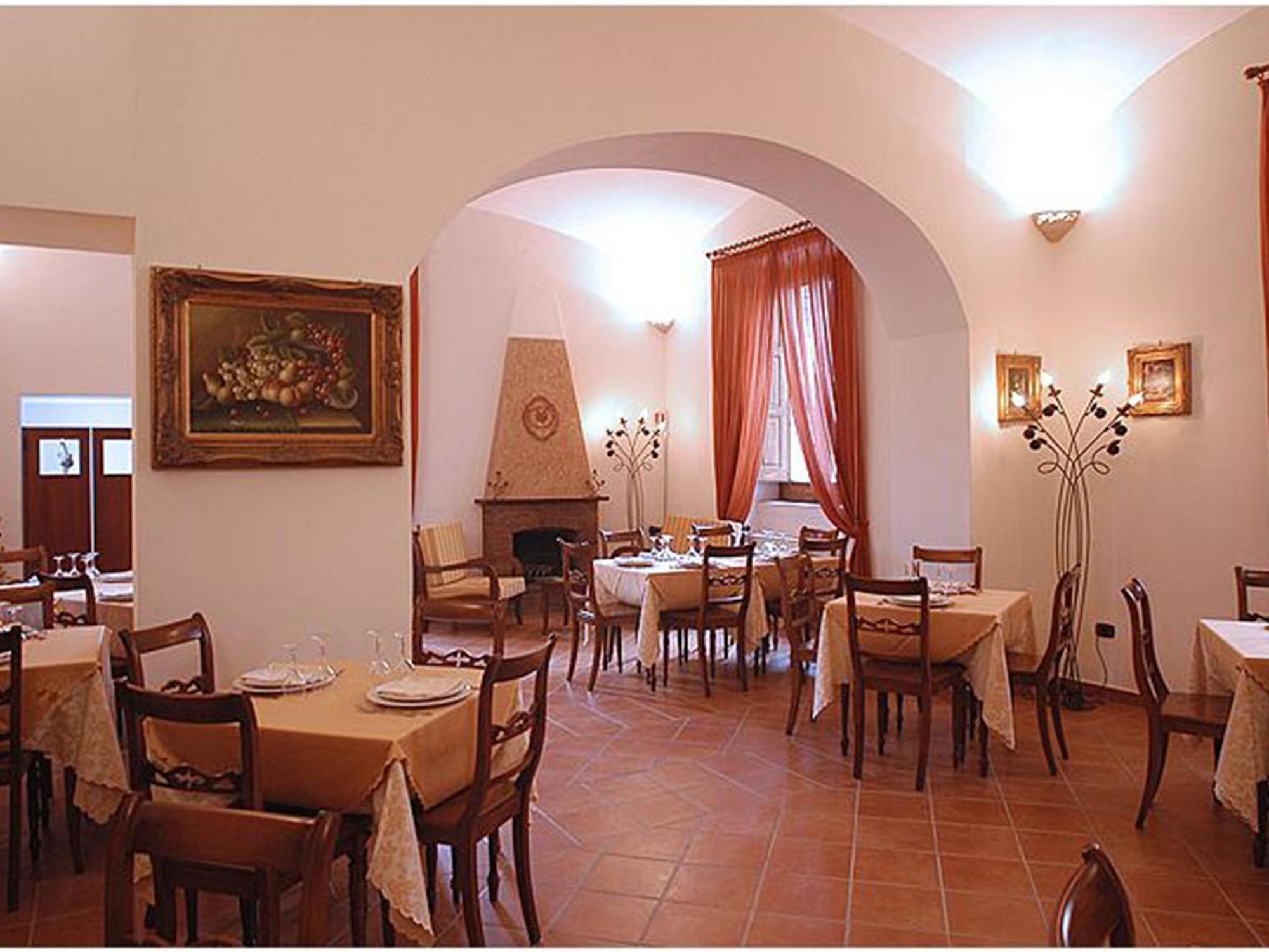 Hotel Ristorante Novecento Caserta Zewnętrze zdjęcie