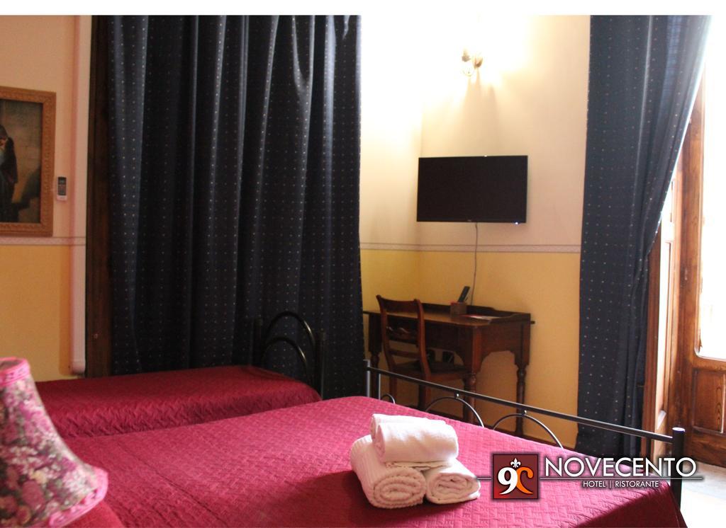 Hotel Ristorante Novecento Caserta Zewnętrze zdjęcie